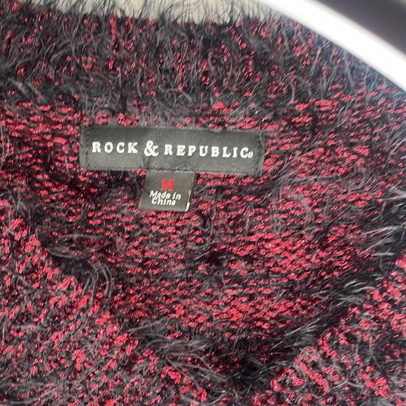 Rock & Republic Sweaters - ⭐️Rock & Republic SUPERCOZY v-neck sweater 💕 RET.$95+!
